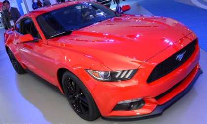 2015 mustang red