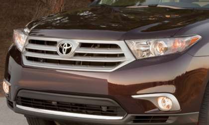 2011 Toyota Highlander front fascia