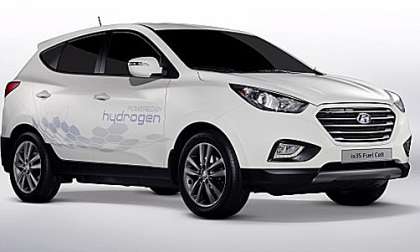 Hyundai Tucson Fuel Cell Vehicle debuts