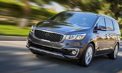 2015 Kia Sedona driving