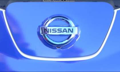 LEAF Nissan logo