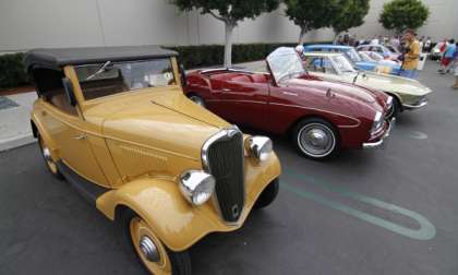 Vintage Nissans at Cars and Coffee