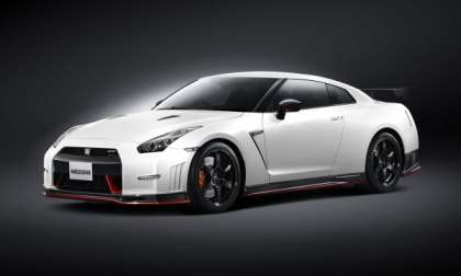 Nissan GT-R NISMO in white