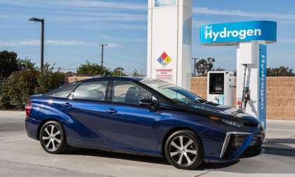 California supports hydrogen fuel cells cars