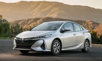 2017 Toyota Prius Prime Outselling Tesla's Model X and S