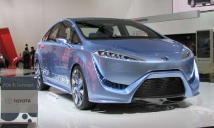 Frontal view of Toyota FCV-R concept from passenger side