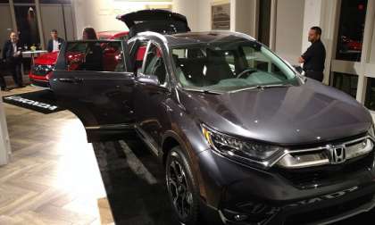 2017_Honda_CR-V_Touring