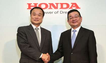 Takahiro Hacibo signals change for Honda Motors