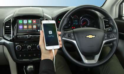 An Apple User Shows The CarPlay Interface In A Chevrolet