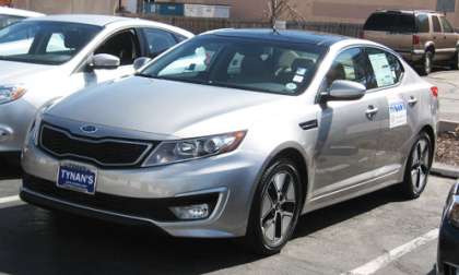 2012 Kia Optima Hybrid in the Green Car Convoy. Photo by Don Bain