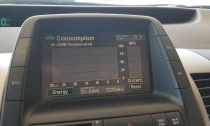 2005 Toyota Prius Fuel Economy Monitor Screen 