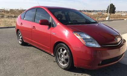 2007_Toyota_Prius_red_front_Shot