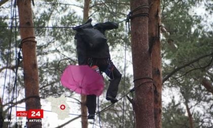 Police Finally Break Up Tesla Giga Berlin Protest Camp From The Trees