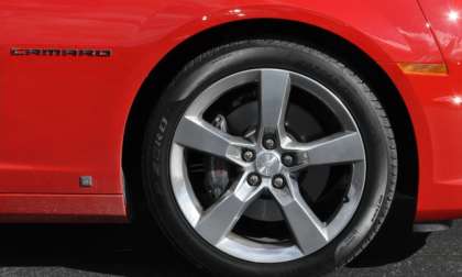 Camaro logo and wheel