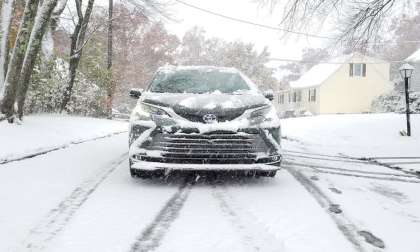 Toyota Sienna winter image by John Goreham